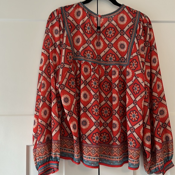 Red patterned top - Picture 3 of 3